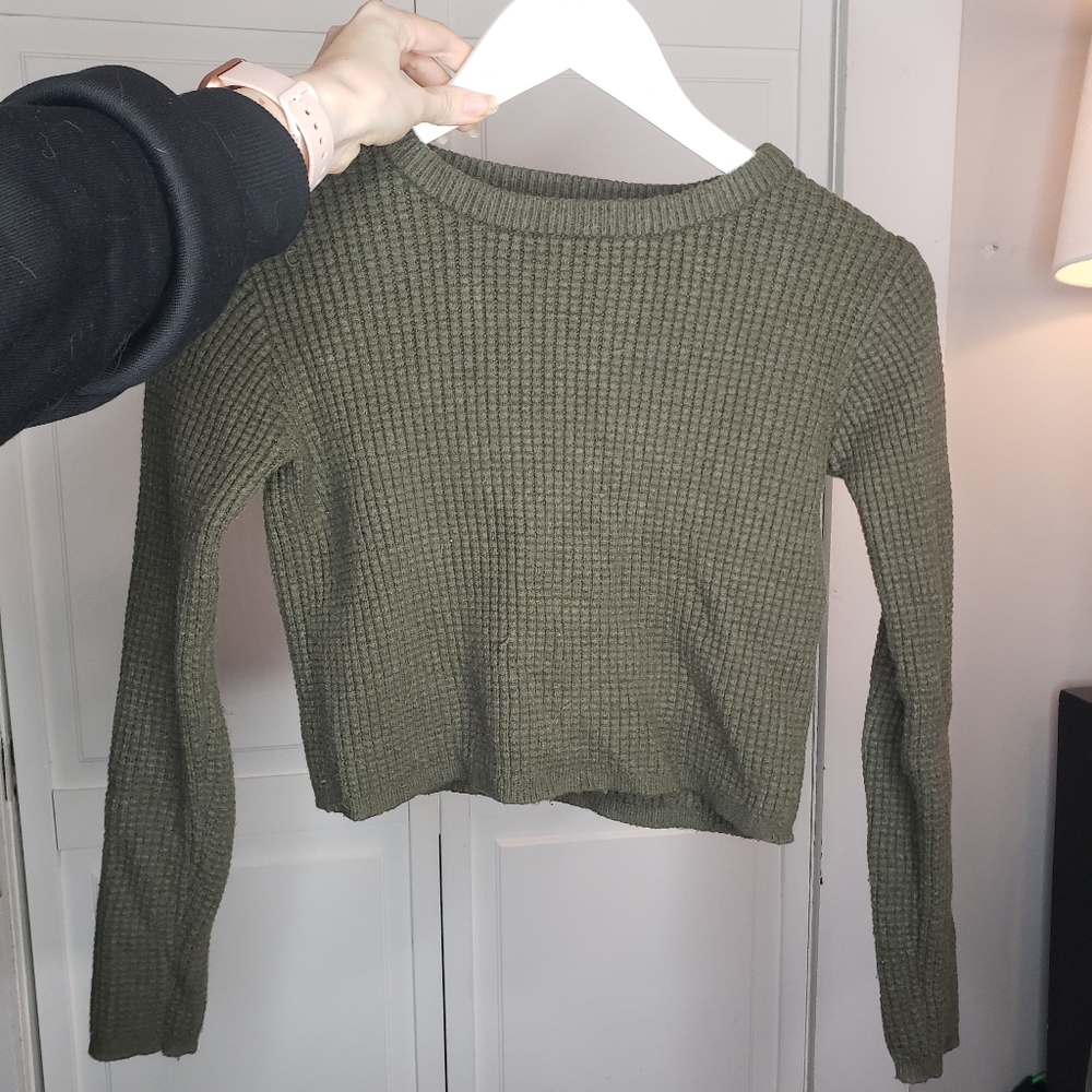 Green crop sweater